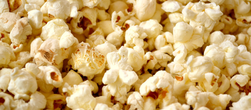 Złocisty popcorn przygotowany w domu - Airfryer przepis na popcorn